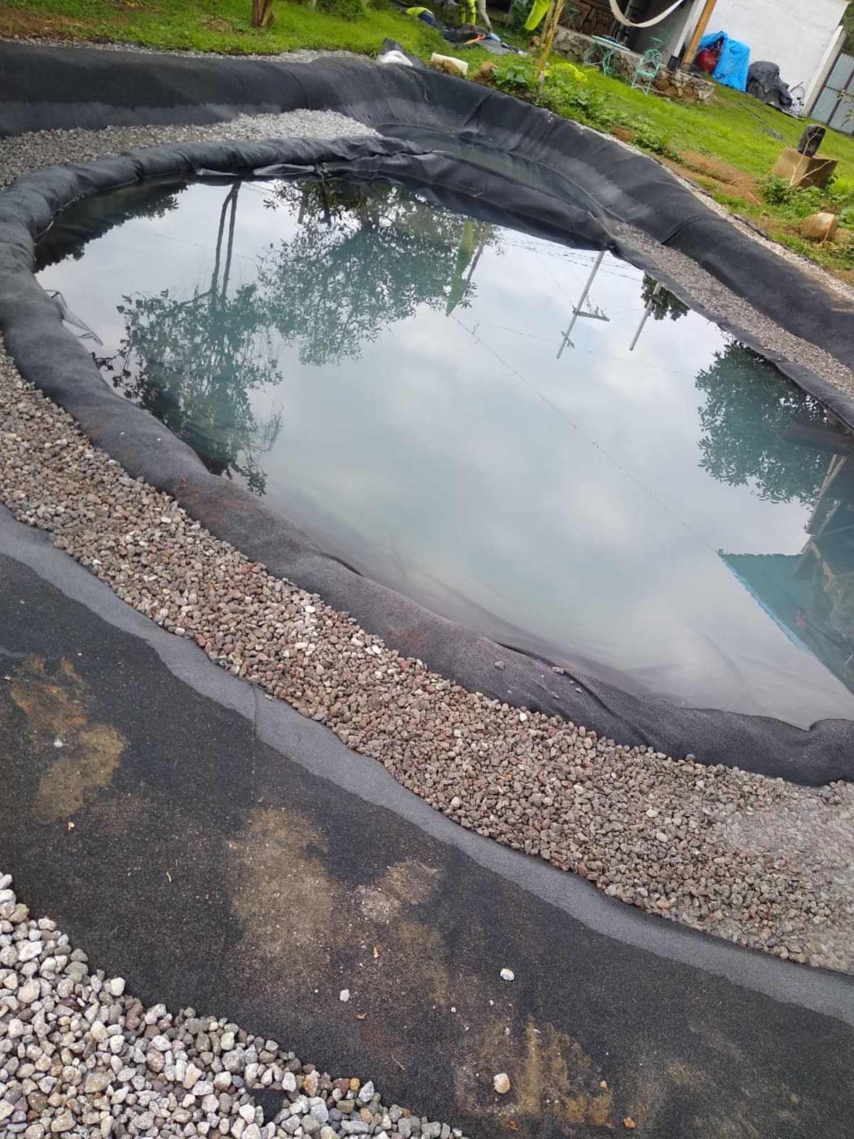 Lago artificial impermeabilizado en Pipioltepec
